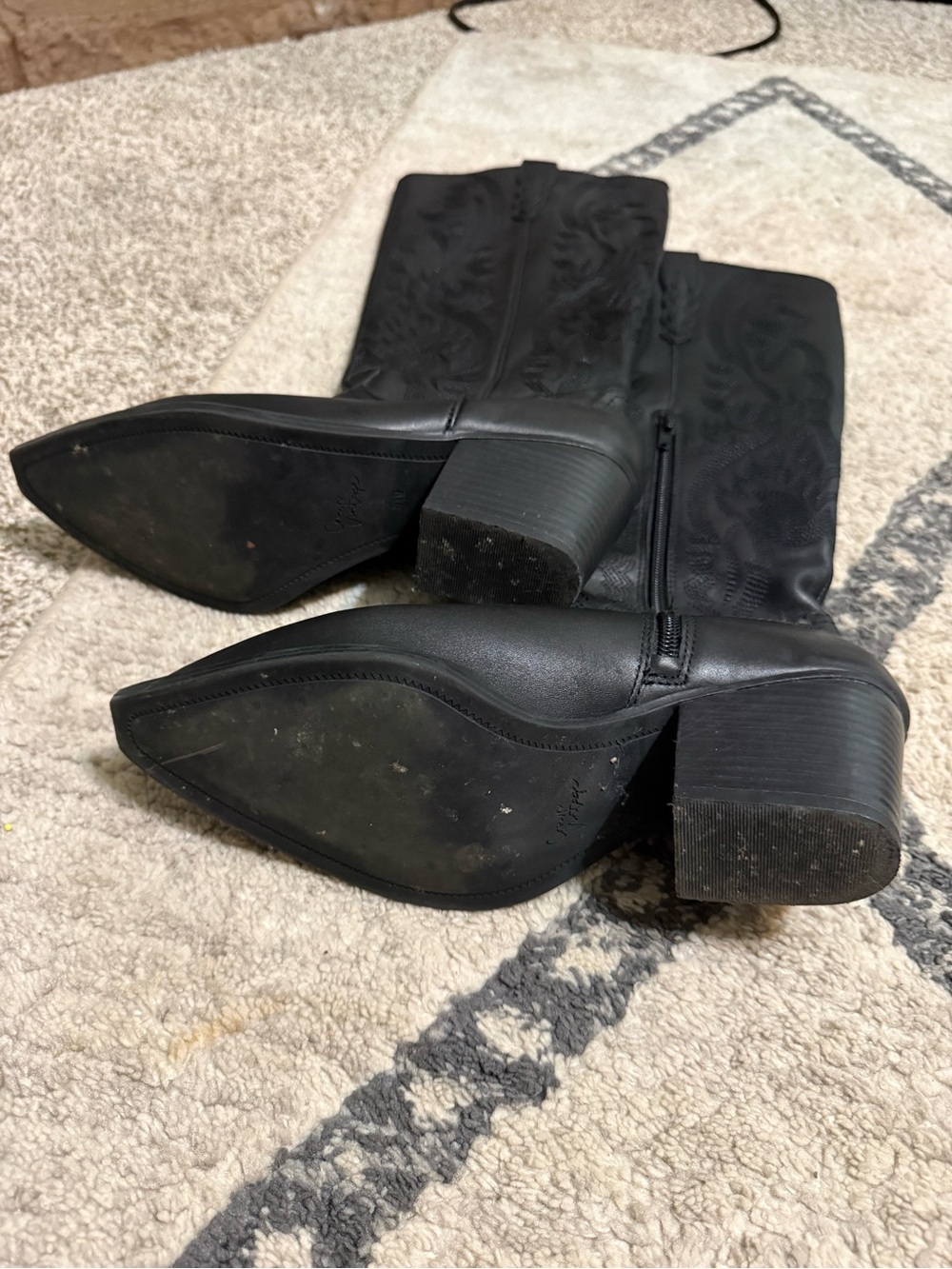 Black Western Embroidered Boots - Picture 2 of 3